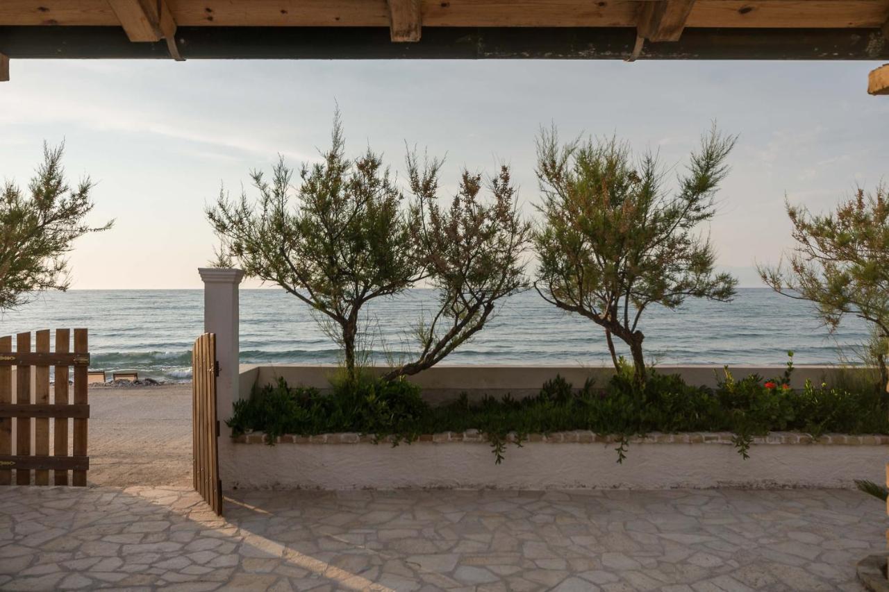 Tamaris Beach House Akharavi Extérieur photo